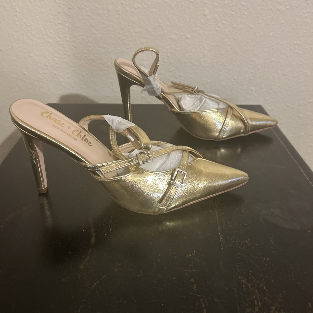 Chase and Chloe Camila-9 Metallic Gold Heels Pumps Size 8- New in Box